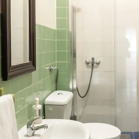 Romantic Downtown Guest house